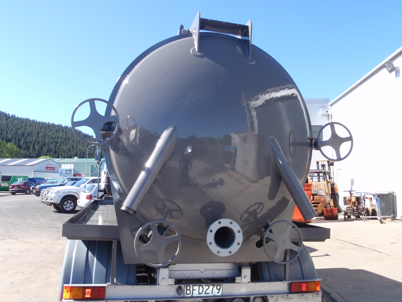 Vacuum Tank Grey 2